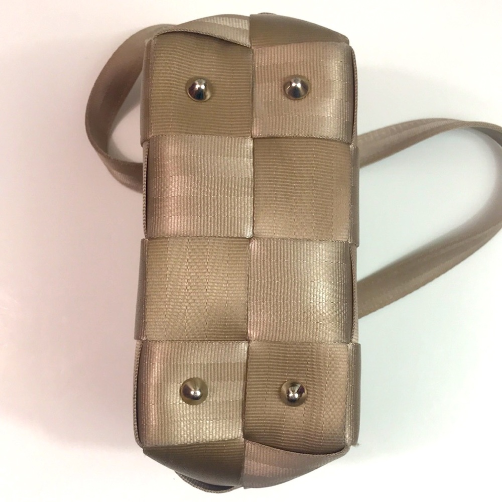 Harveys the original seatbelt bag, tan, EUC - Picture 3 of 11